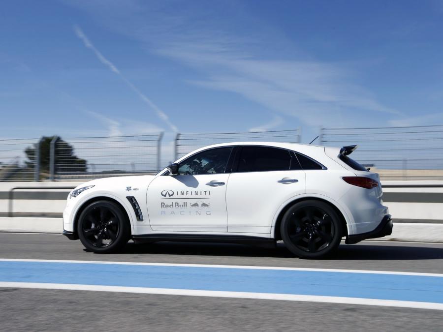  Infiniti FX50 S Sebastian Vettel Edition 2011 года  (фото 6 из 74)
